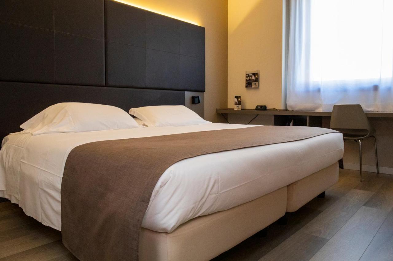 & Hotel 3*