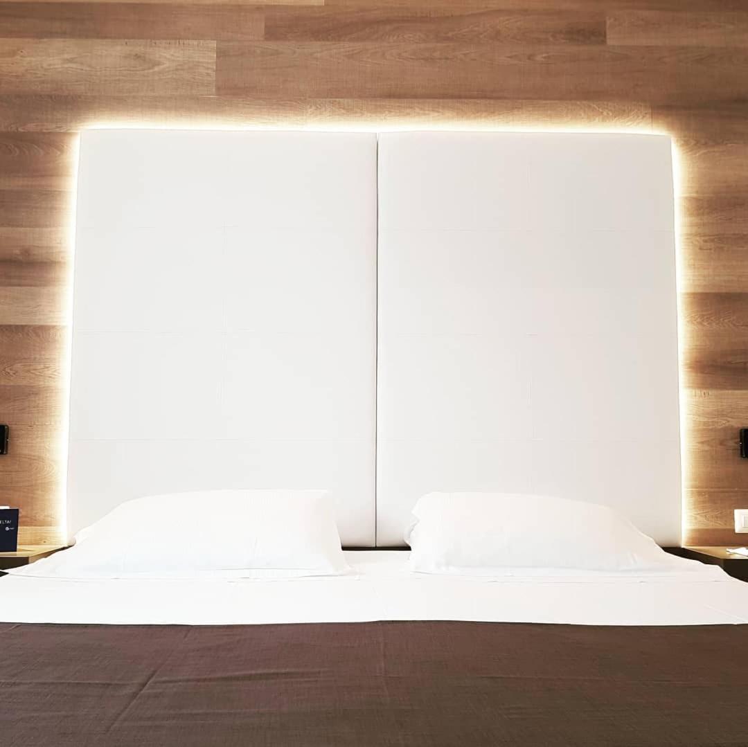 & Hotel 3*